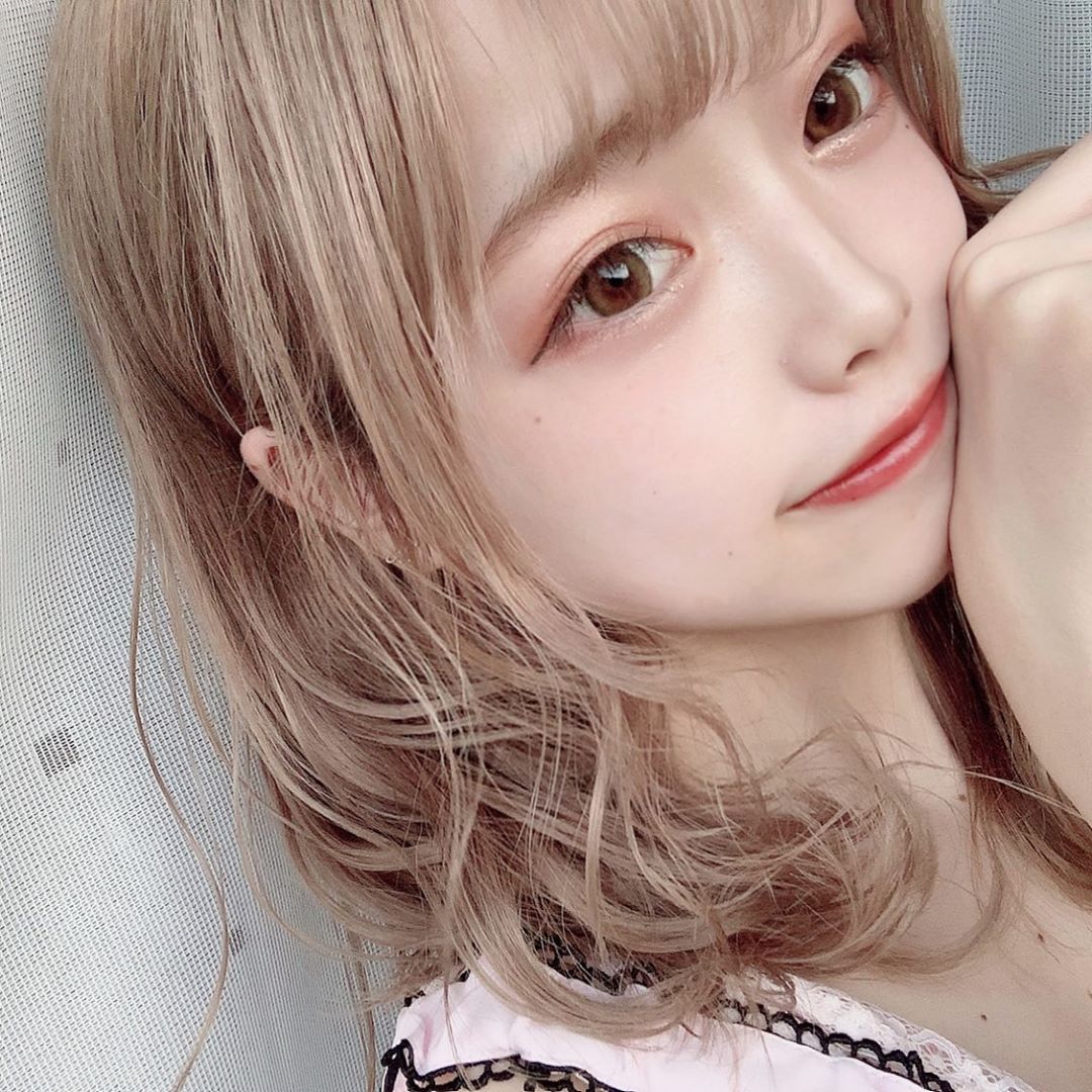 M Yu Sさんの投稿 ふわふわに巻いた髪の毛が好み ピンクの色落ちも可愛い ヘアカラー ハイトーンカラー ハイトーン ミルクティーベージュ ミルクティーカラー フレンチガーリー Frenchgirly 美女コスメ倶楽部