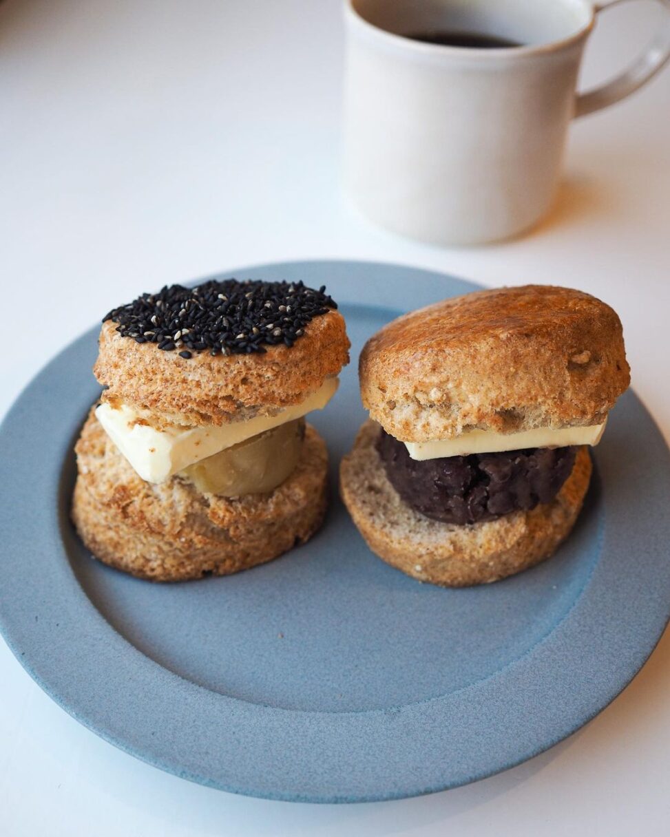 スコーンサンド あんバターと芋あんバター ㅤㅤㅤㅤㅤㅤㅤㅤㅤㅤㅤㅤㅤ 大きくて食べ方分からず W スコーンあん スコーンバター に分けて交互に食べました ㅤㅤㅤㅤㅤㅤㅤㅤㅤㅤㅤㅤㅤ ㅤㅤㅤㅤㅤㅤㅤㅤㅤㅤㅤㅤㅤ Yakuin Terrace Bread E 博多天神おしゃれ