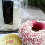 <span class="title">@tsubame_donut 去年の12月から博多マルイでイベント販売をしているツバメドーナツに新年のご挨拶を兼ねて😊  前来た時、目の前でこの杏仁豆腐プリンが売切れたっちゃんねぇ😢  ピンクの可愛いモンスターストロベリーと一緒にテイクアウトして、公園ですぐペロリ😋  さ ..</span>