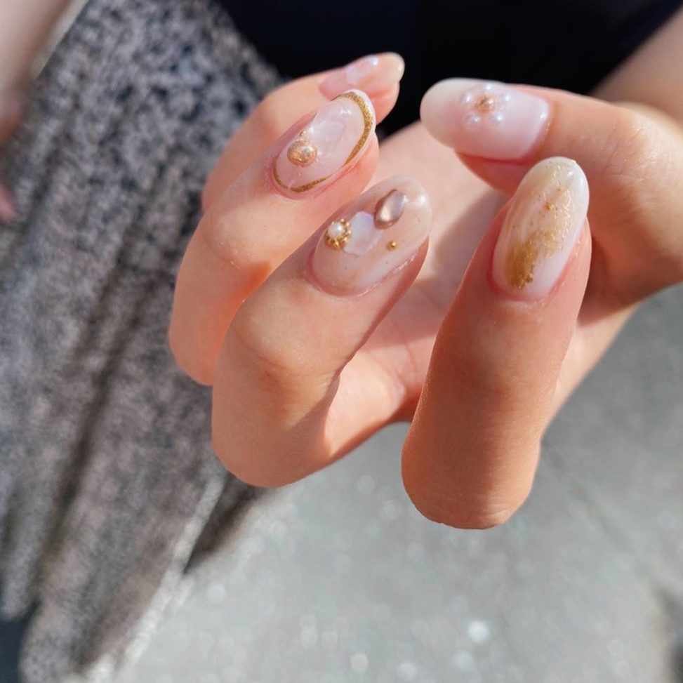 Newnail Nail ニュアンスネイル Signail 個性派ネイル ちぐはぐネイル ジェルネイル クリアネイル 個性的ネイル ワンカラーネイル 非対称ネイル スクエアネイル ショ By Signail Haru ネイルファン倶楽部