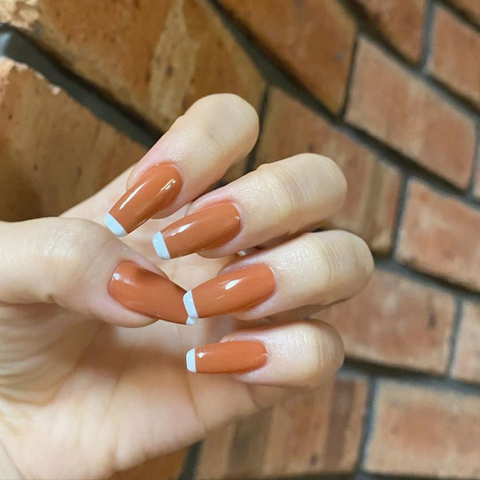 Brown White Frenchnails ニュアンスネイル スクエアネイル フレンチネイル ロング ネイル まっすぐフレンチ Tropicalnails Longnails By Seanail ネイルファン倶楽部