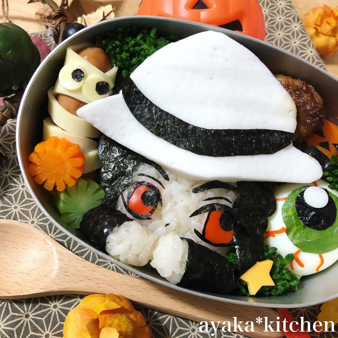 無惨ハロウィン弁当 先日 家族で 鬼滅の刃 無限列車編を観に行ってきました すごくよかったです 煉獄さんで胸がいっぱいの中 今日はとりあえず約束してたキャラを作成 鬼舞辻無惨 様 もうすぐ ハロウィン だし 何かハロウィンっぽい キ