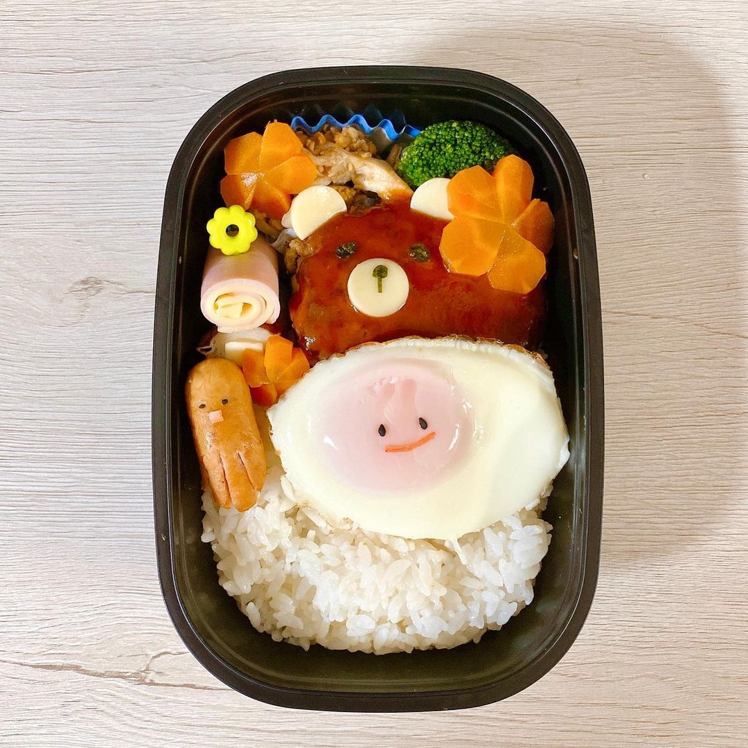 ロコモコ弁当 今日の晩御飯の豆腐ハンバーグの残りを詰め込み トマトが嫌いの彩りには毎度悩まされます ハンバーグ弁当 ロコモコ弁当 キャラ弁 キャラ弁初心者 キャラ弁部 ハンバーグ 彼氏弁当 旦那弁当 ふたりぐらしごは お弁当コンテスト 毎日