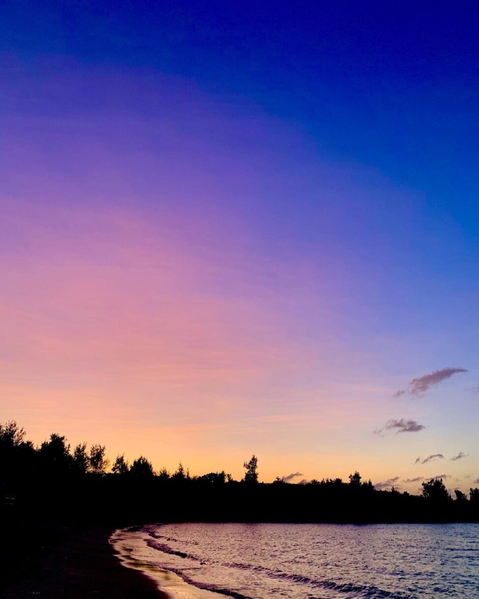 夕方のとっても綺麗な空 パイナガマビーチ 宮古島 Miyakojima Miyako Photo Okinawalife 宮古島観光スポット 宮古島絶景 宮古島の海 海のある生活 日本の風景 癒しの時間 宮古島おす 沖縄グラム Jp