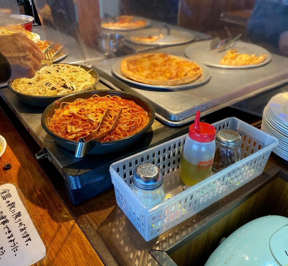 読谷村のgala青い海内にあるocean S Pizza ピザとパスタ カレー サラダ ドリンクが食べ飲み放題です なんと言ってもテラス席が気持ちイイ 炭水化物バンザーイ オーシャンズピザ Galaあおいうみ 食べ放題ランチ 読谷村グルメ 読谷村 沖縄グラム Jp