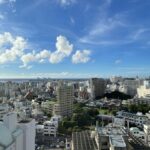 <span class="title">沖縄は雨の日がつづき、青空が恋しくなります。 ホテル コレクティブ13階からの、ある日の景色をおすそ分け☀  今週もお疲れさまでした🙌  《ホテルコレクティブの情報はプロフィールのリンクからもご覧いただけます》 ➡️https://lit.link/hotelcollec ..</span>