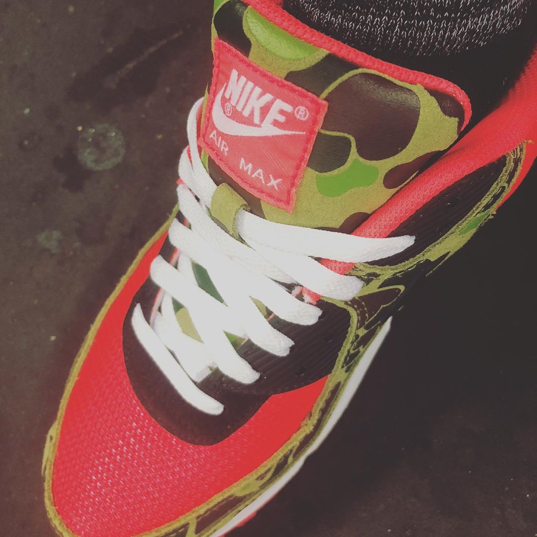 届いたので早速 デザイン サイズ感最高です デニムはこの前saleだったので3年ぶりぐらいにdieselで購入 減量で4インチ下げれたことに喜び 2枚目はダックカモ 初エアマックス90履いたけど 履き心地めっちゃいい 今ま