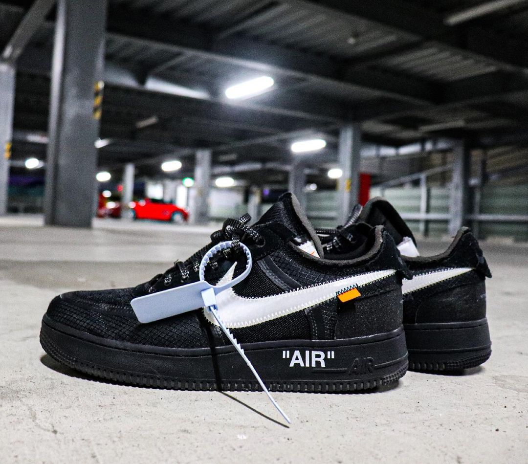 Off White Airforce1 この靴本当にかっこいい 最近雨で履きたい靴履けんわ 雨はスニーカー好きの敵です そいやヴェイパーストリート全然履いてないな Nike Nikeairforce1 Airforce1 Af1 Offwhite スニーカーファン倶楽部